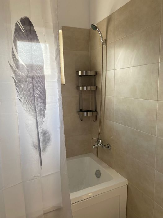 Inchiriez apartament