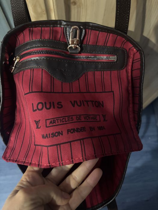 Geanta de umar Louis Vuitton in stare foarte buna