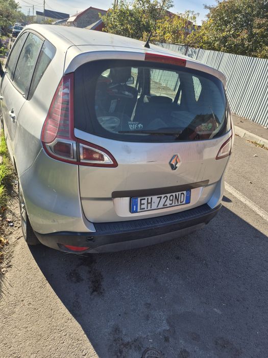 Dezmembrez scenic 3 1.5 dci