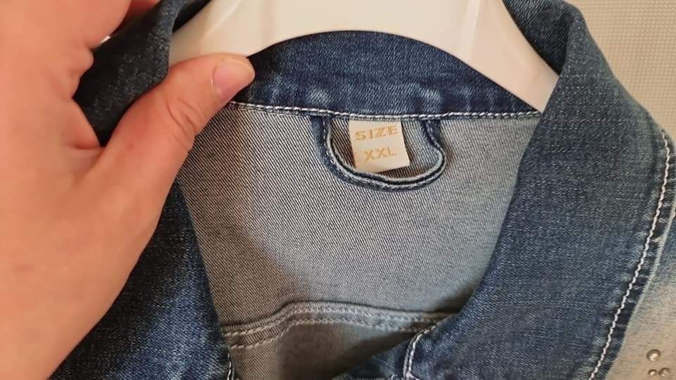 Geaca de blugi cu dantela