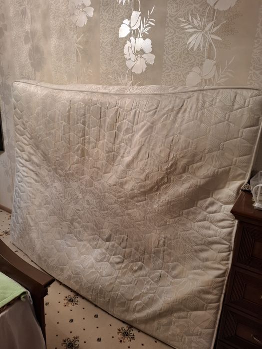 Продам матрац 200х160х20