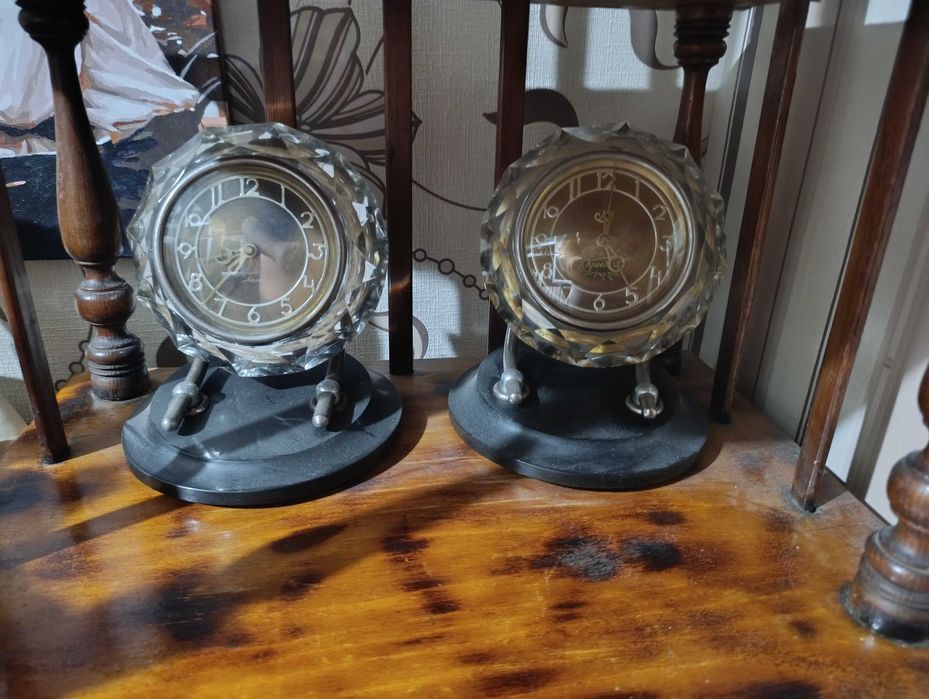 продам настенные часы янтарь