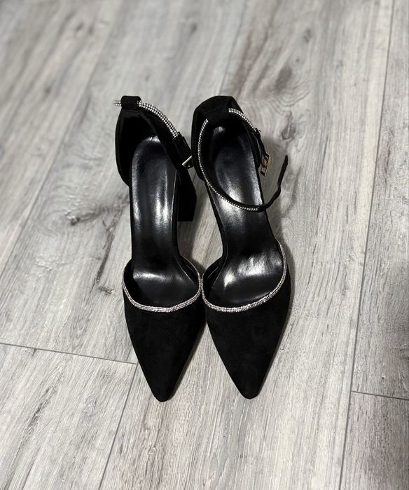 Pantofi eleganti