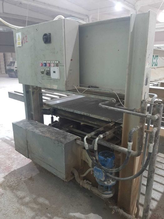 Presa lipit panouri la cald