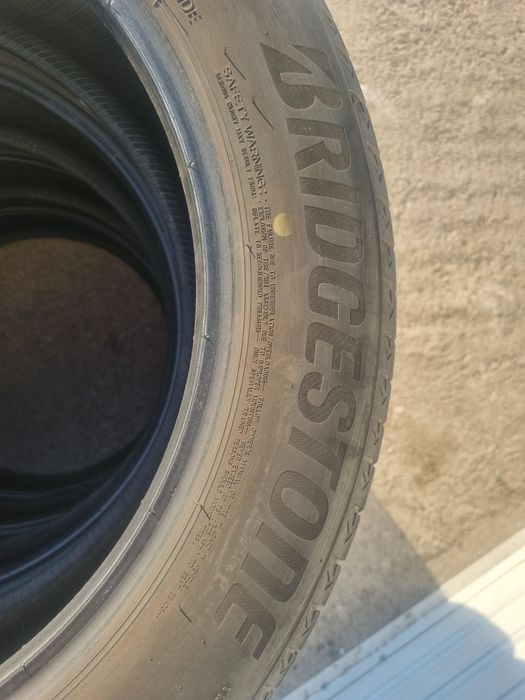 Bridgestone Alenza 235 55 19
