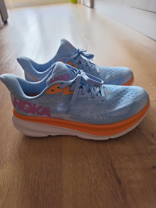 Маратонки Hoka. Носени.