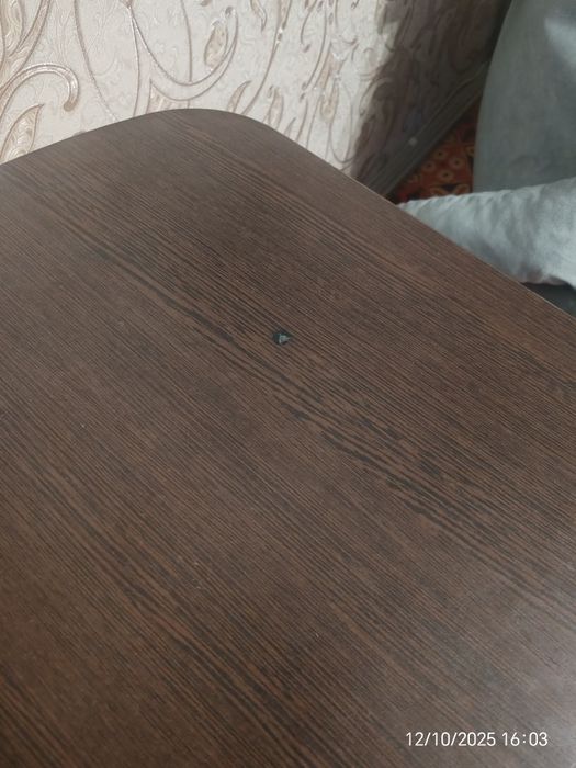 Журнальный столик