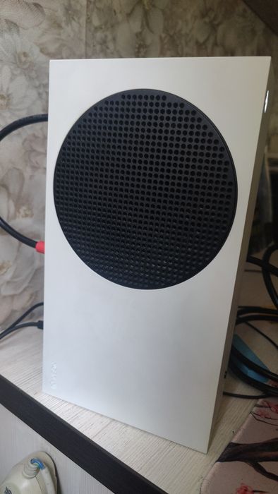 Xbox Series S 512gb + 2 геймпада + игры