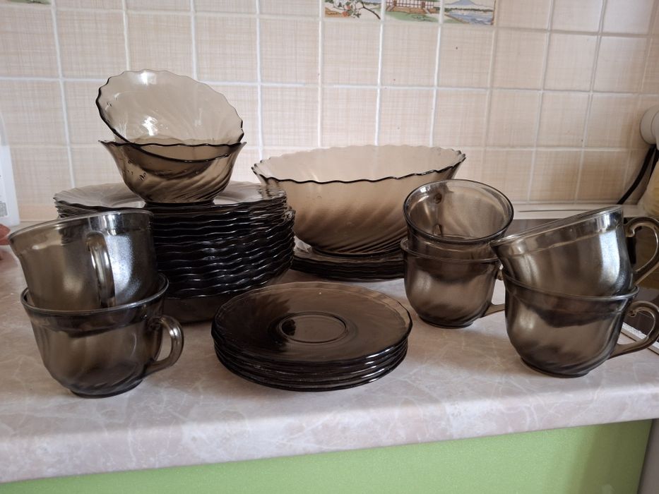 Набор обеденной и чайной посуды