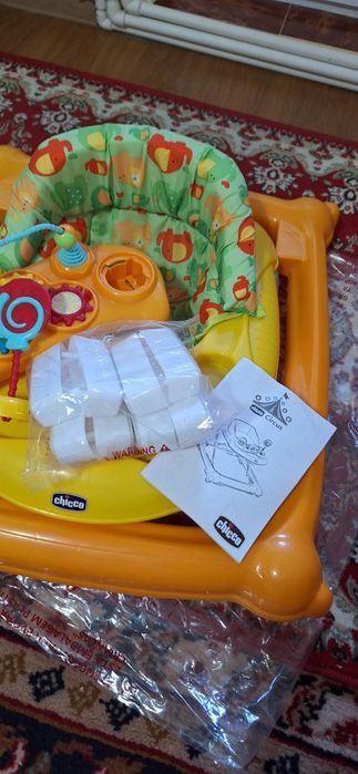 Premergator bebelusi 6 luni+, Chicco Circus, Orange Wave (Portocaliu)
