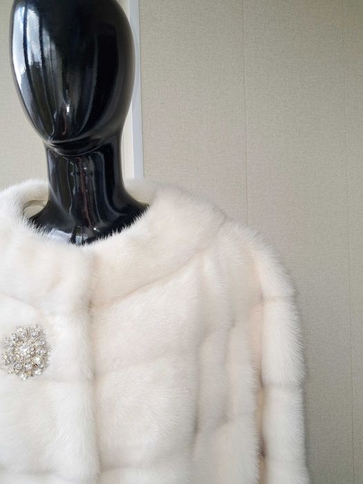 Haina blana vizon , Naturala Haină blană nurcă, alb, ivory. Bust 130