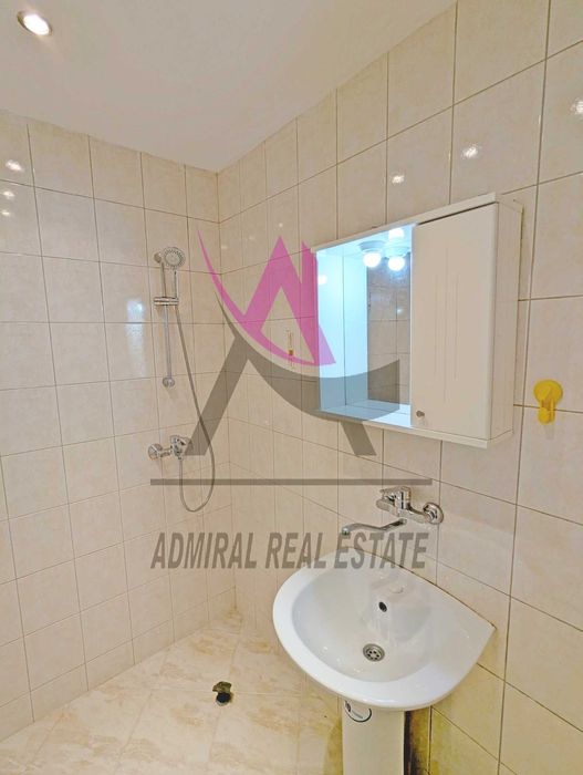 Дава се под наем Четиристаен апартамент в Варна, Център - 130 кв.м за 900 € - Снимка #4