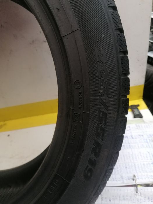 225/55/19 iarna  2*Toyo  dot 2512. 5,46mm
