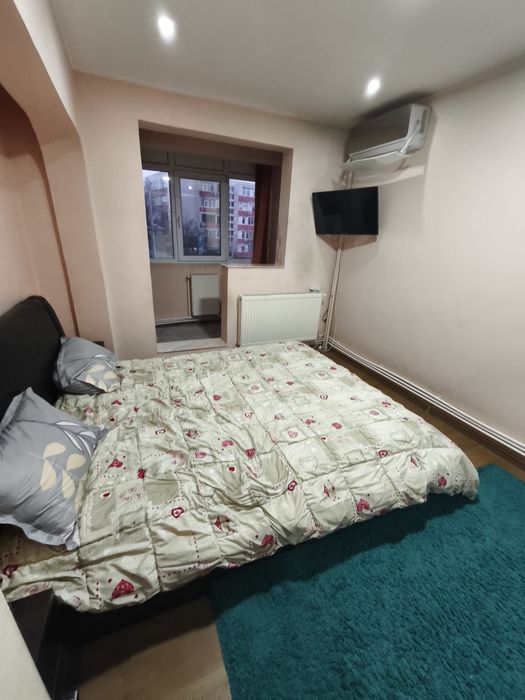 Închiriez apartament cu 2 camere