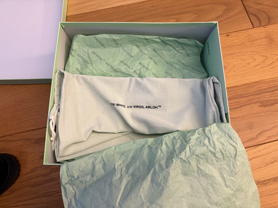 Обувки Off-White