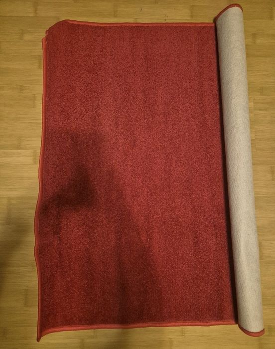 Covor rosu 100x100 cm