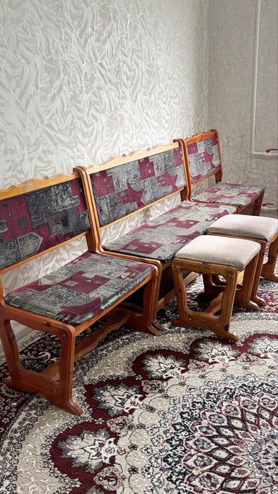 Срочно Продаётся Мягкий диван с ящиками хранения  Отличное состояние