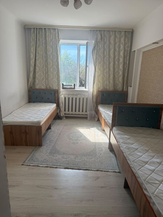 продаем кровать с матрасами