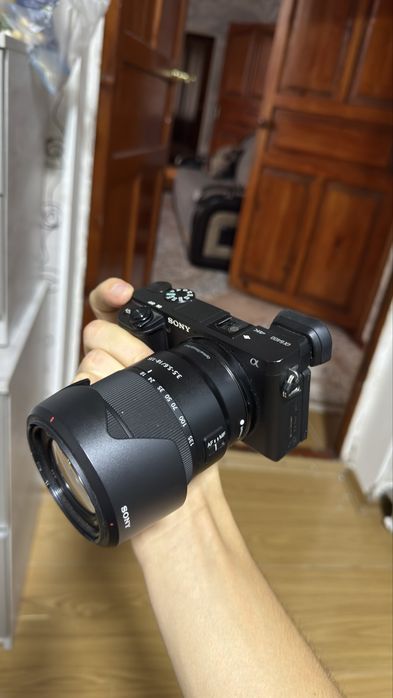 Продам камеру с обьективом sony 6400