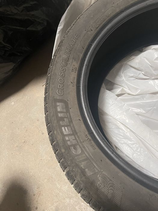 Стелки / Гуми Michelin Cross Climate | 3 Броя | 205 55 16  Всесезонни и Зимни и | 4 БРОЯ | 245 45 17 Michelin Pilot Sport 5 Летни и Стелки Mercedes