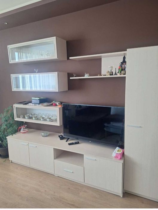 Продавам апартамент тухла,център
