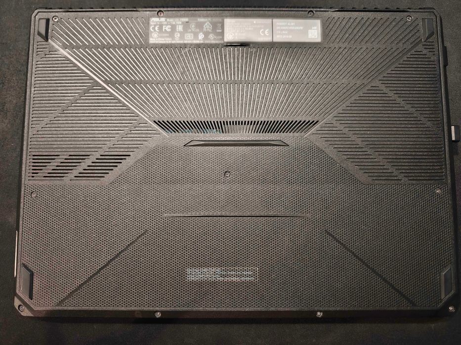 Laptop ASUS TUF (Ryzen 7 3750H, 1650 4gb)