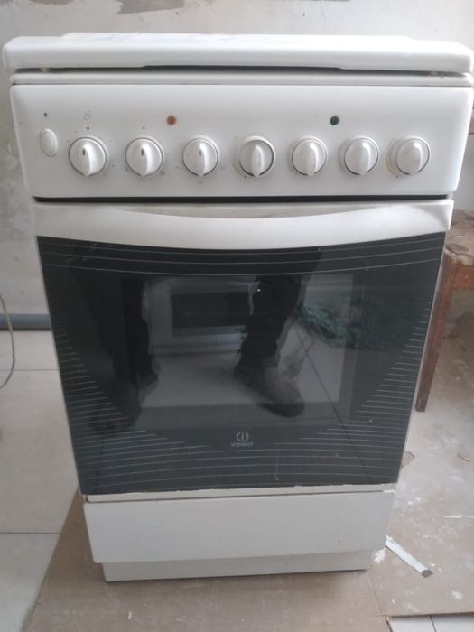 Продам комбинированную плитку с электродуховкой в хорошем состоянии.