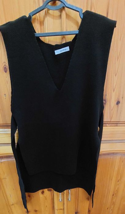 Женская безрукавка. Классика.