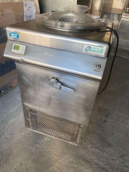 Продавам професионално оборудване за Джелатерия