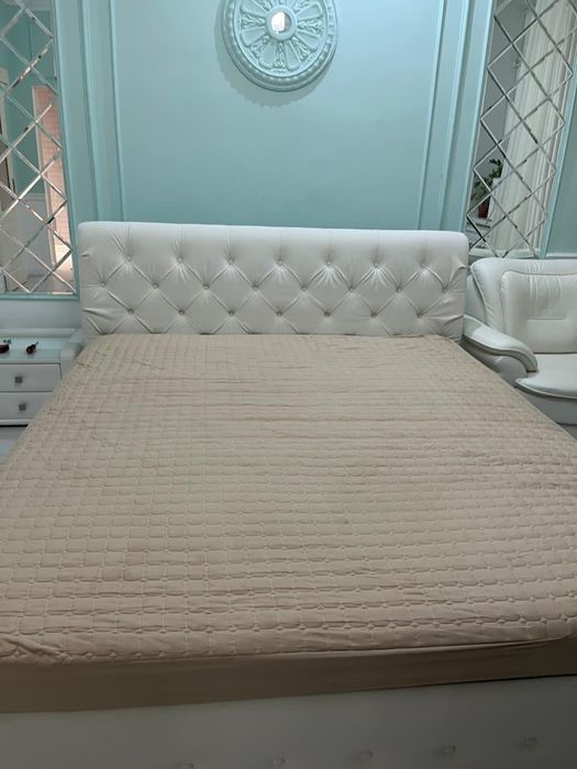 Кровать спальная