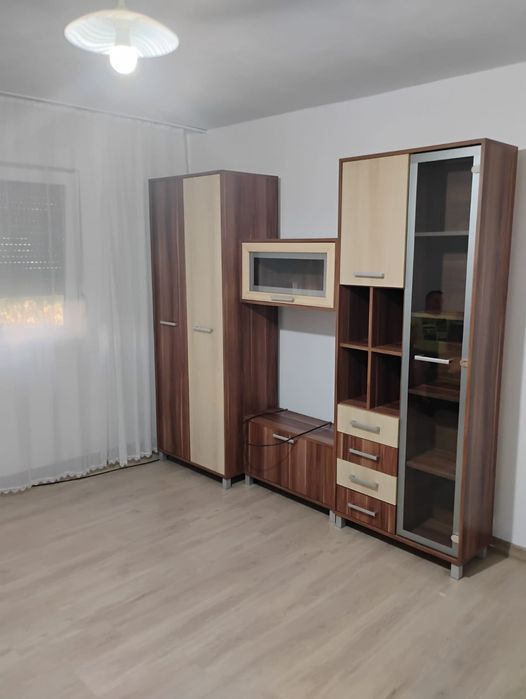 Închiriez Apartament 2 camere  ,zona nufărul  lângă Onisifor Ghibu.