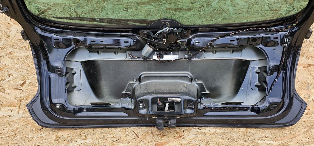 Haion Volkswagen Golf 5 / Golf 6 Break, Complet Original fără rugină, cod  Culoare LC9X  prețul din Rm-Vâlcea  1 700 Lei