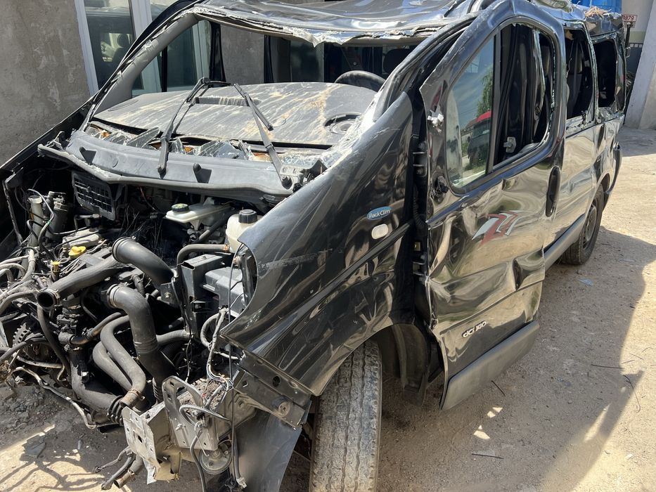 Desfac dezmembrez piese motor 1.9 2.0 2.5 opel vivaro renault trafic nissan primastar