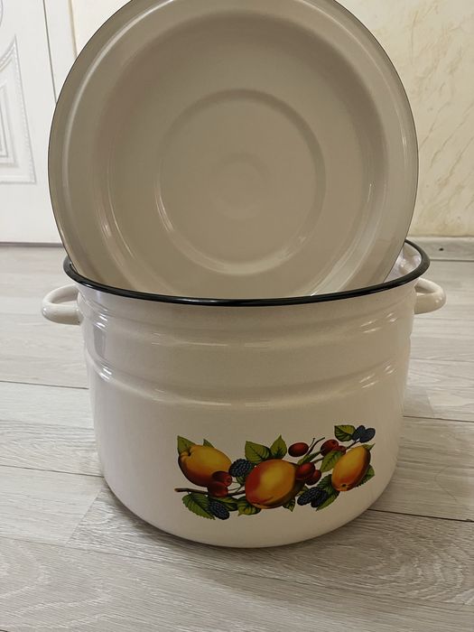 Кастрюля. Эмаль. 30 л.