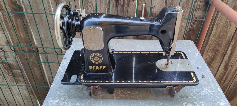 Mașină de cusut Pfaff