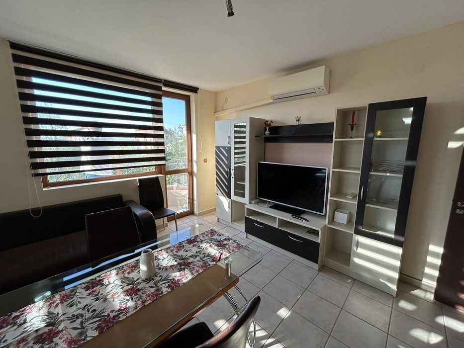 Дава се под наем Двустаен апартамент в Варна, Аспарухово - 75 кв.м за 350 € - Снимка #2