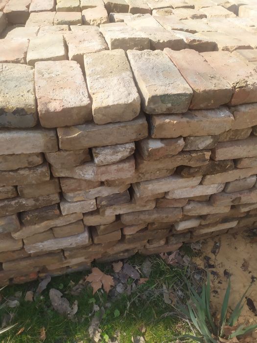 Николай кирпич гишт сотилади