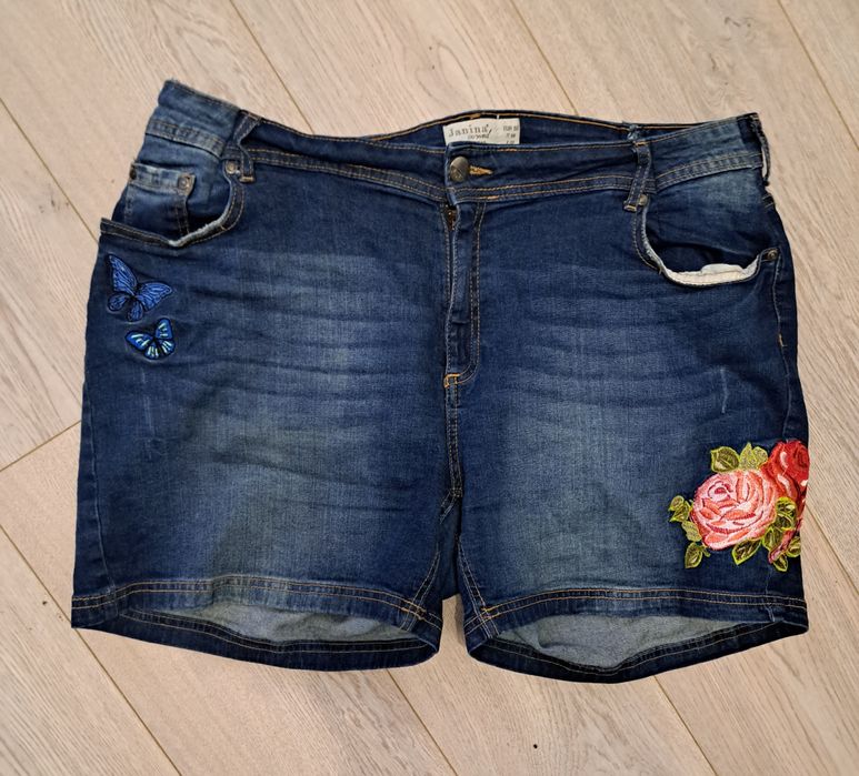 Pantaloni scurti marime 50