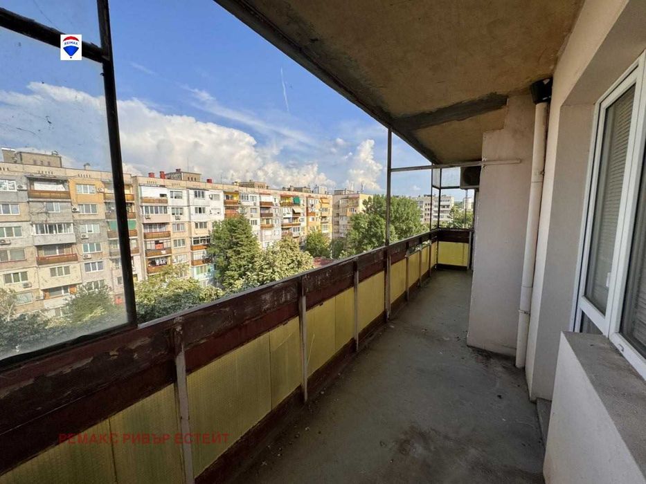 Продава се Двустаен апартамент в Русе, Здравец Изток - 76 кв.м за 1210 €/кв.м - Снимка #9