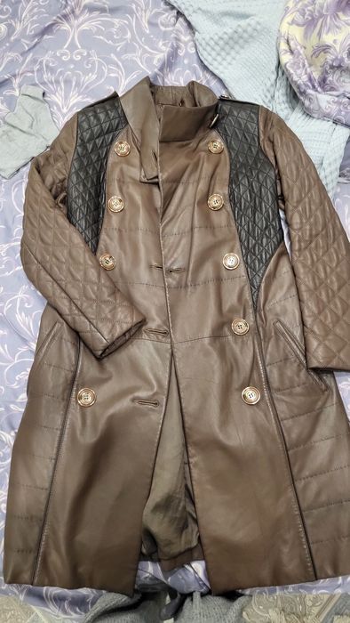 Продам кожаный плащ.