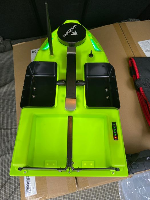 Лодка за захранка D19 GPS-100 точки