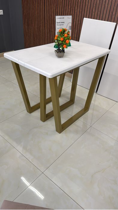 Продам стол трансформер 4м