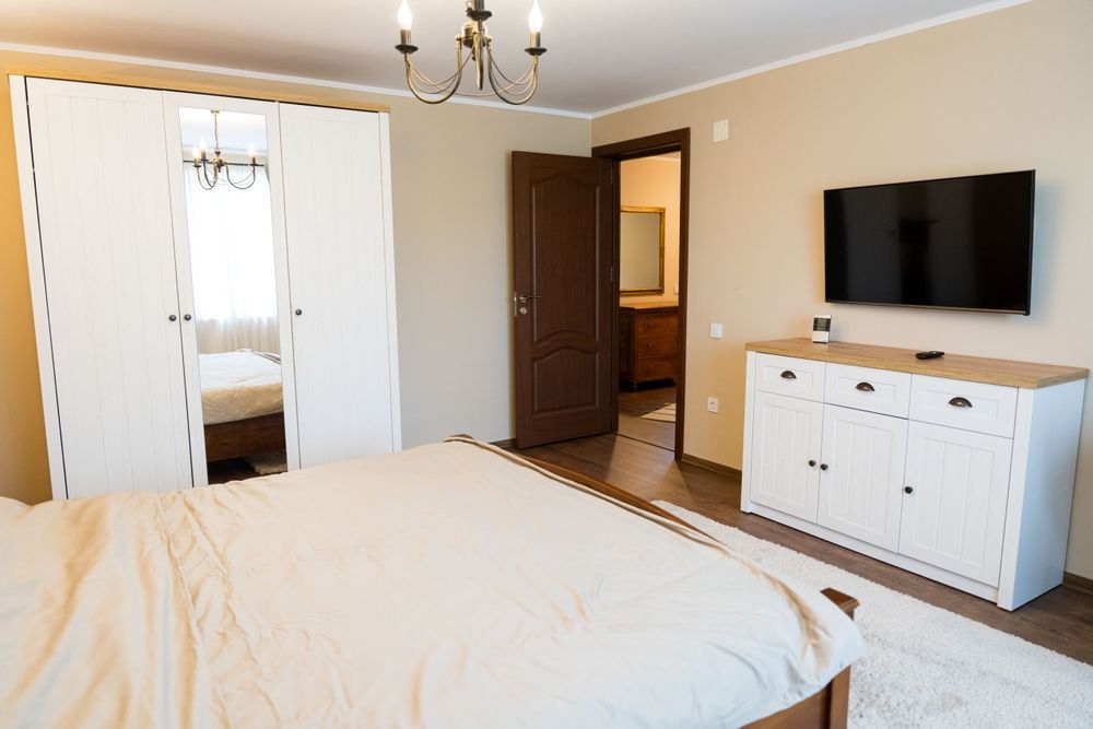 Chalet Sole l Jacuzzi & Sauna l Cazare Cabana I Cazare Vila I