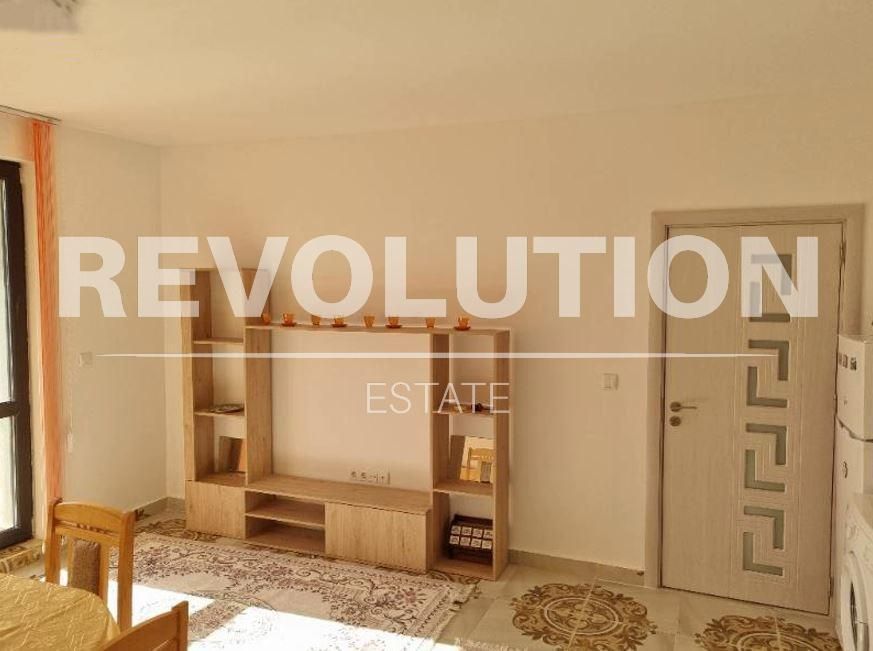 Дава се под наем Двустаен апартамент в Варна, Галата - 67 кв.м за 425 € - Снимка #1