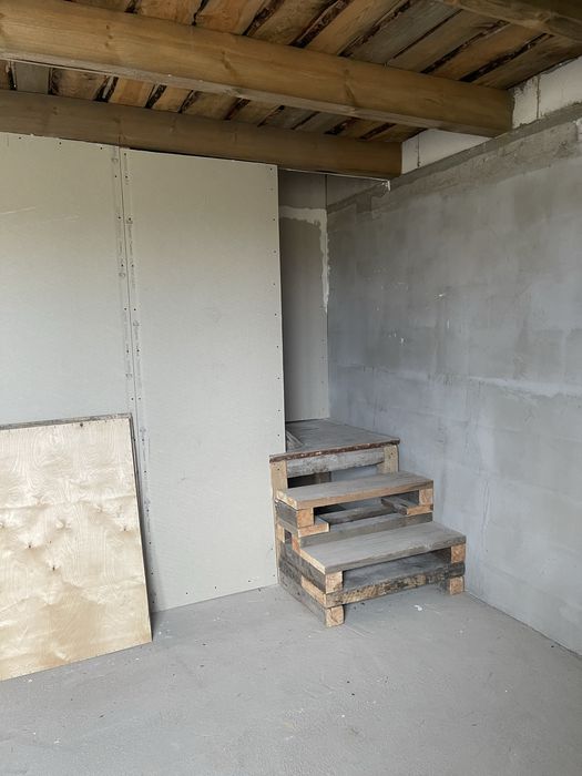 Продам не достройный дом