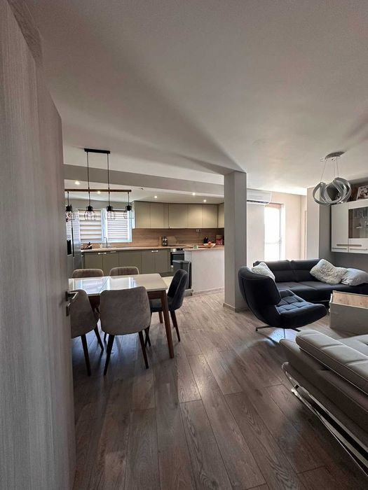 Продава се Тристаен апартамент в Пловдив, Южен - 128 кв.м за 1430 €/кв.м - Снимка #1