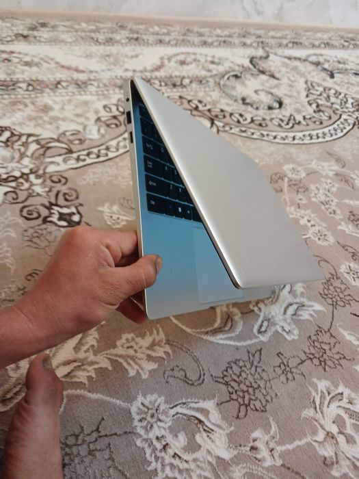 Noutbuk yangi trade excel word uchun juda qulay