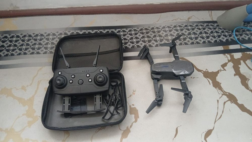 Продам дрон новый