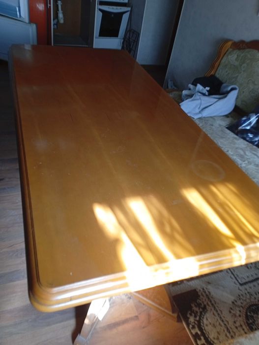 Обеденный стол большой