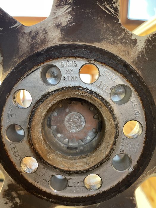 Комплект гуми с джанти за Ауди 5х100